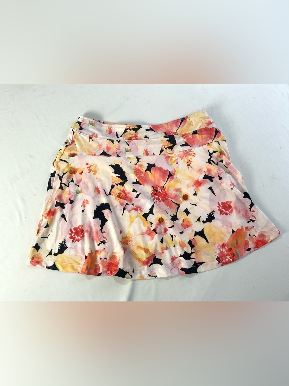 Lady Hagan, pretty floral golf skort-size medium